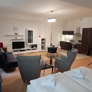 Nad Kolonadou Apartment